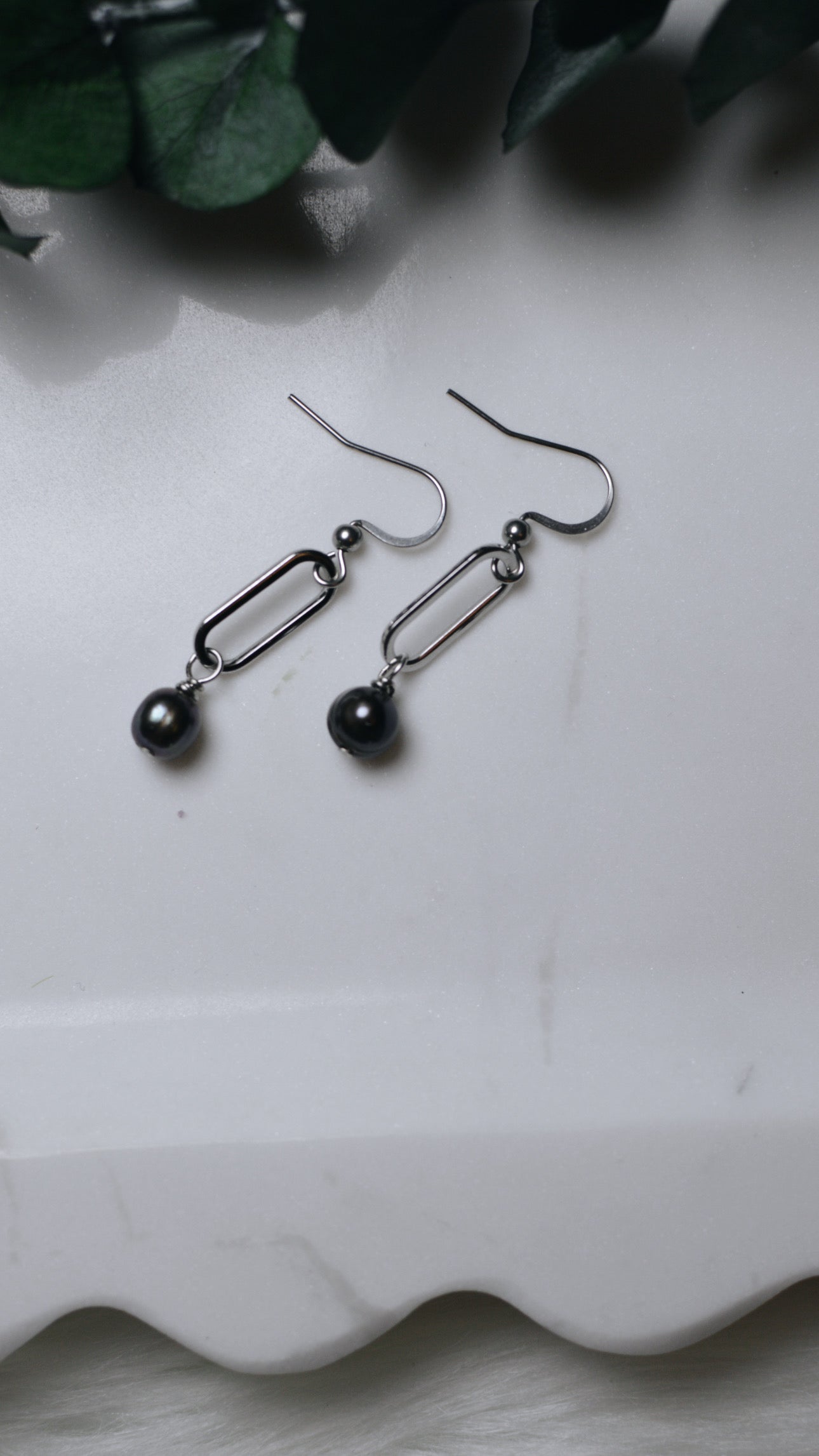 Small Black Pearl Earrings