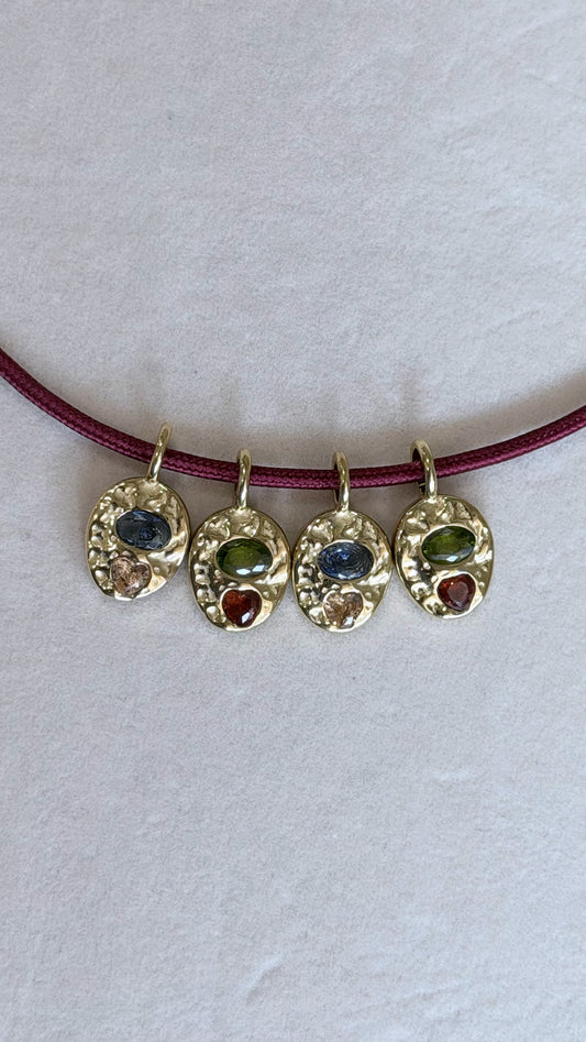 Charms - The Magnetic Necklace