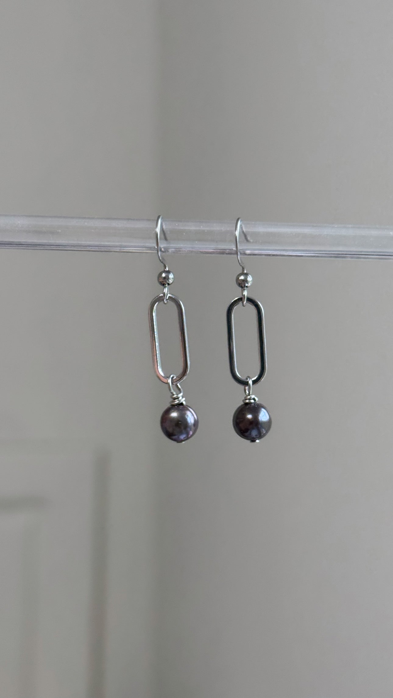 Small Black Pearl Earrings