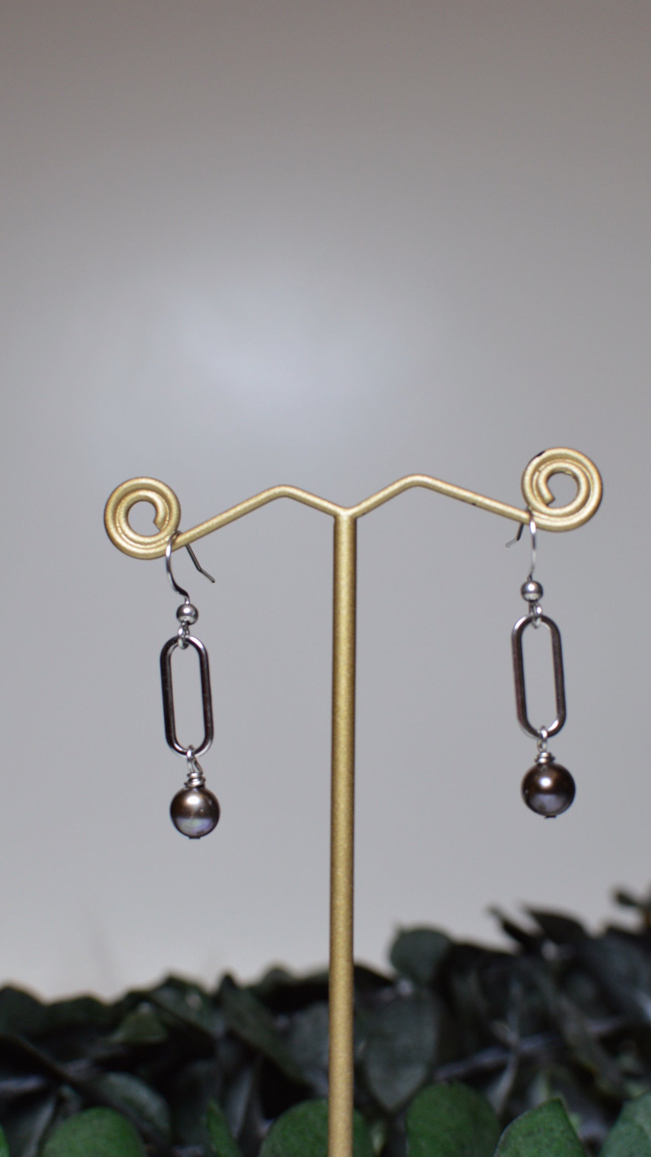 Small Black Pearl Earrings