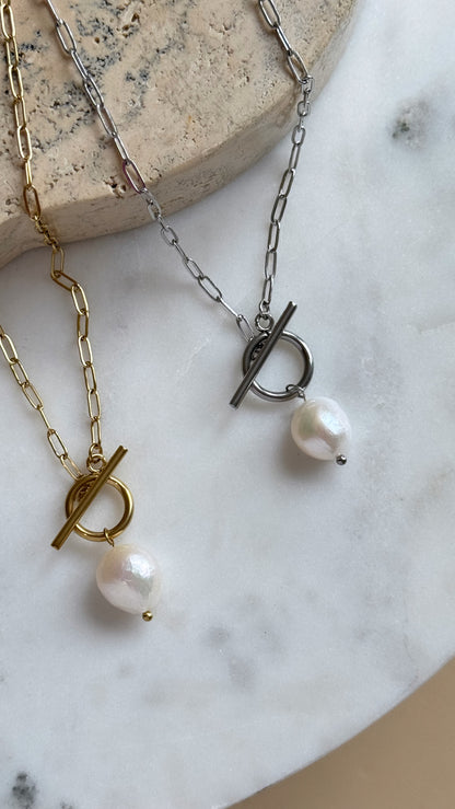 Classy Pearl Necklace