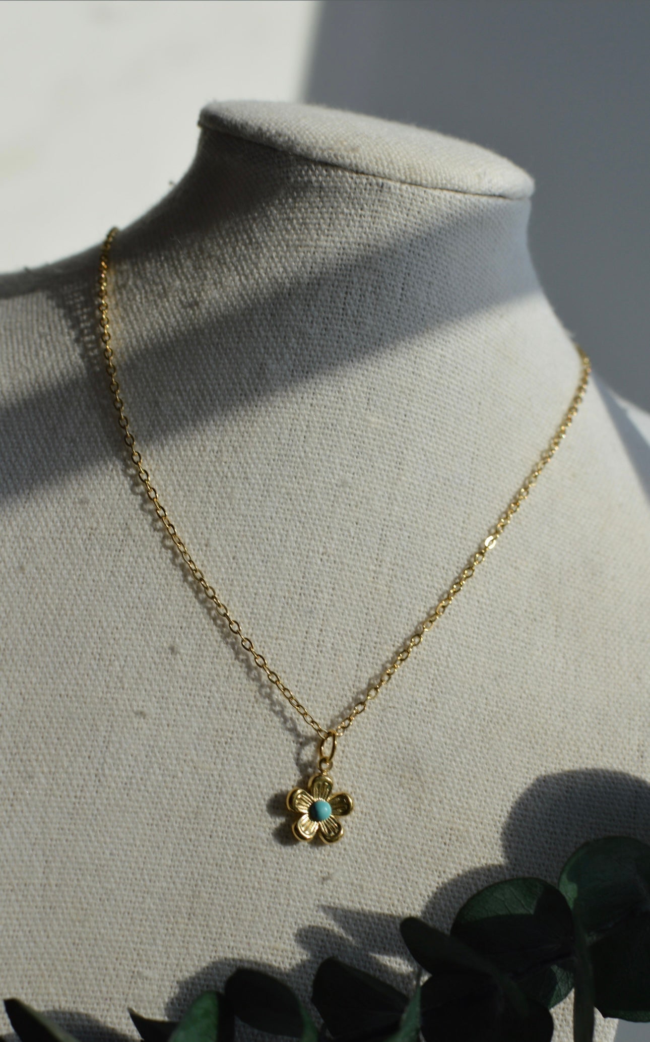 Small Turquoise Flower Necklace